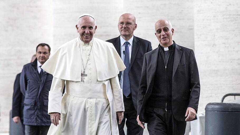 Papst Franziskus und Erzbischof  Fisichella