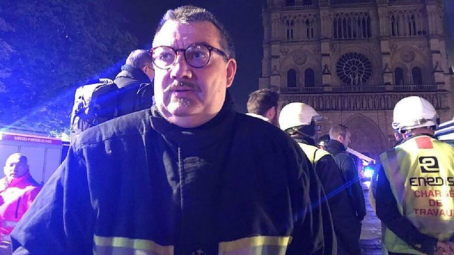 Pater Jean-Marc Fournier, der Geistliche der Pariser Feuerwehr