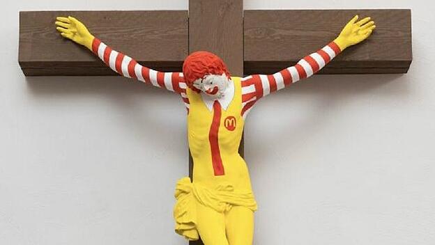 Gekreuziger Ronald McDonald sorgt für Proteste