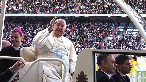 Papst Franziskus  im Baudouin-Stadium
