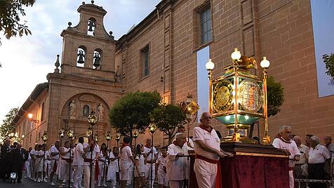 Rosenkranzprozession in Stadt Haro