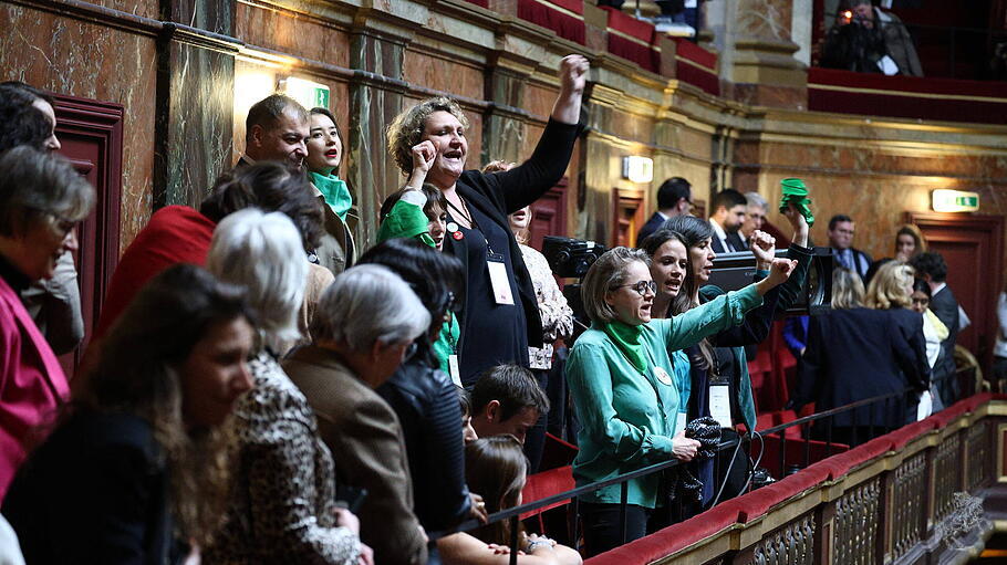 Abstimmung in Schloss Versailles