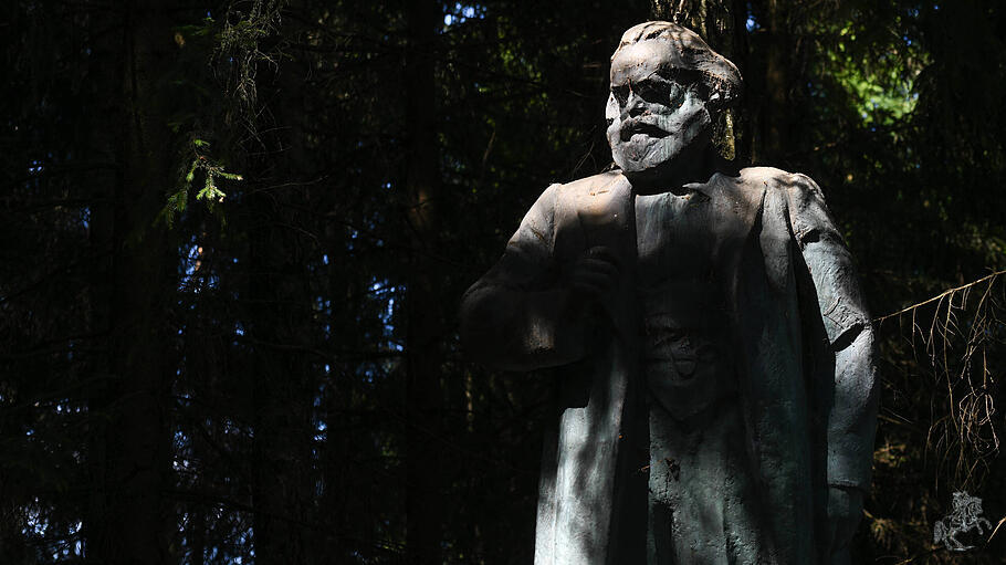 Statue von Karl Marx im Grūtas-Park in Süden Litauens.