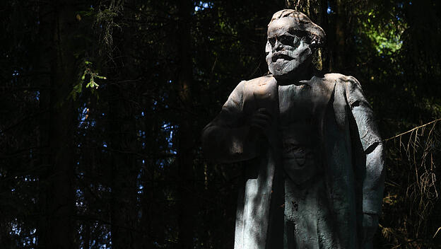 Statue von Karl Marx im Grūtas-Park in Süden Litauens.