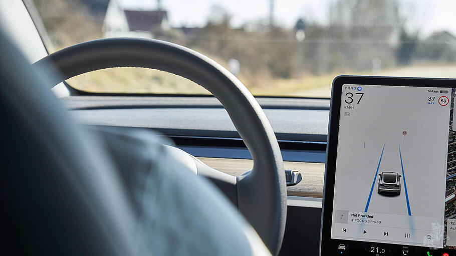 Tesla auf Autopilot