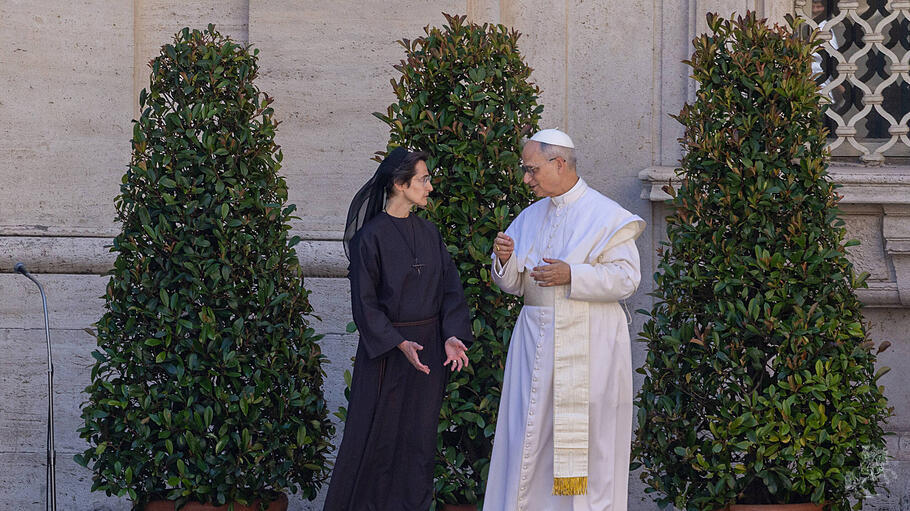 Papst Leo XIV. und die Ordensschwester Rafaella Petrini