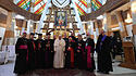 Irakischen Bischöfe der unterschiedlichen Riten begrüßten Papst Franziskus in der syrisch-katholischen Kathedrale
