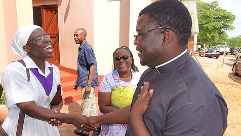 Pfarrer Christopher Sibanda ist ein echter Menschenfischer
