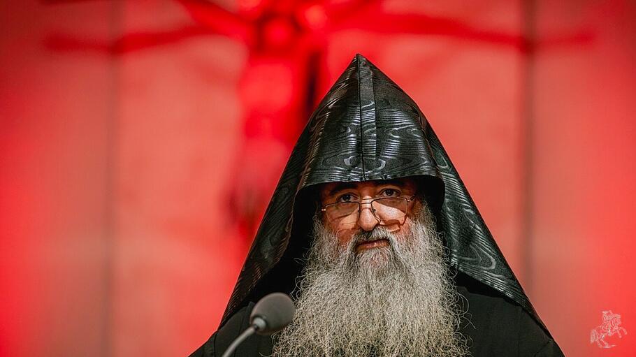 Der armenisch-orthodoxe Bischof Magar Ashkarian