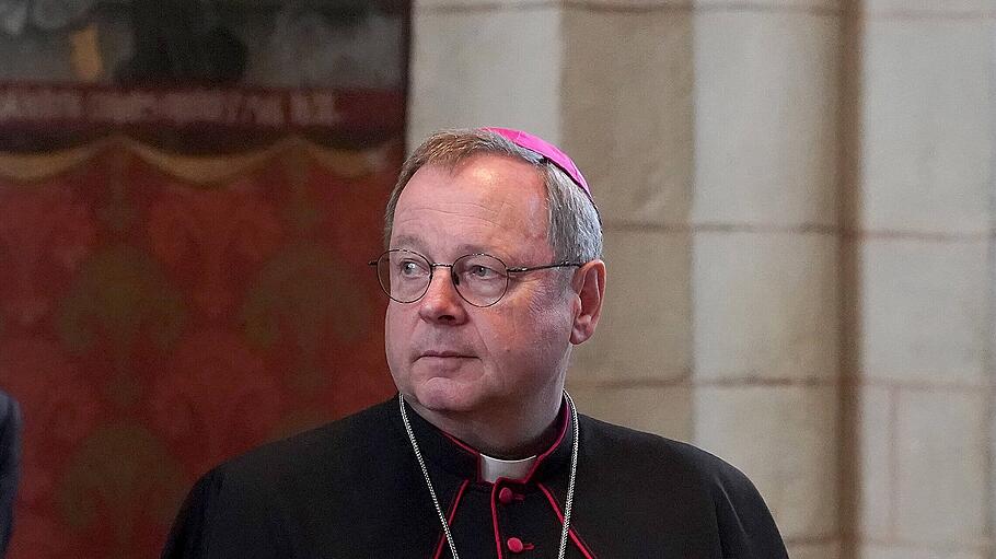Bätzing kritisiert fünf Bischöfe