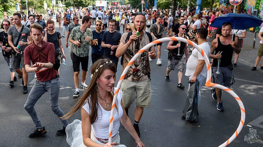 Zug der Liebe 2019 Rave für mehr Mitgefühl, Nächstenliebe und soziales Engagement