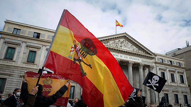 Spanien entscheidet über Euthanasie