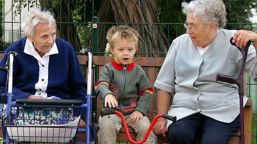 Senioren in Kindertagesstätte