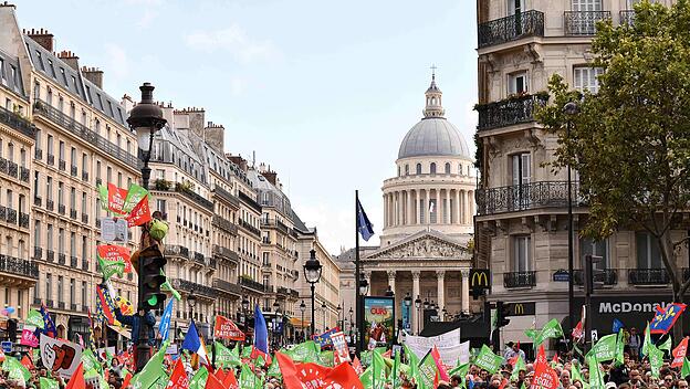 Demonstration in Paris gegen neues Bioethikgesetz