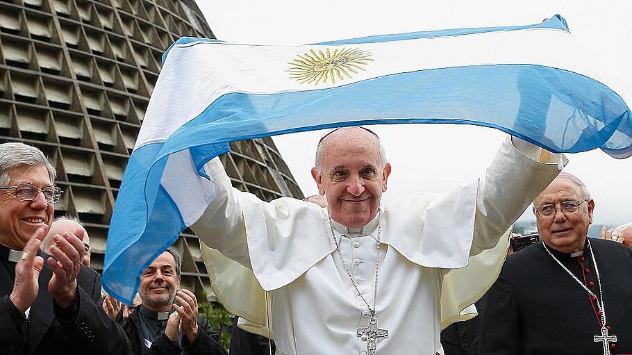 Papst Franziskus mit Argentinien Flagge