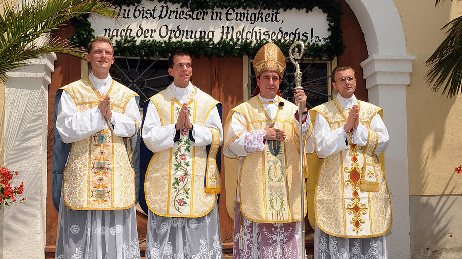 Priesterbruderschaft St. Pius x: Piusbrüder weihen trotz Kritik neue Priester