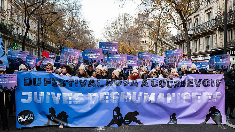 Marsch gegen Gewalt gegen Frauen in Paris