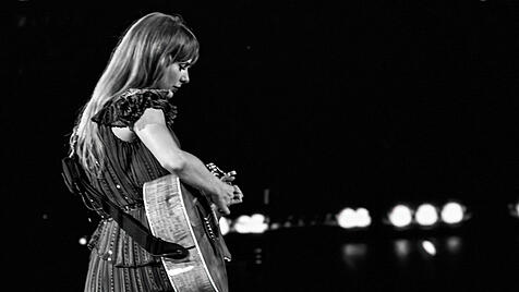 Zu viel Selbstbezogenheit: Taylor Swifts neues Album „The Tortured Poets Department“ kommt nicht an frühere Spitzenveröffentlichungen der Songwriterin heran.