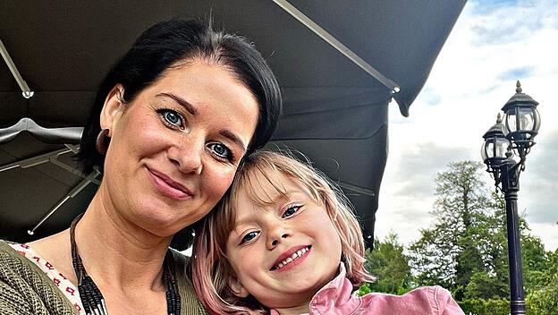 Mutter und Tochter werden katholisch