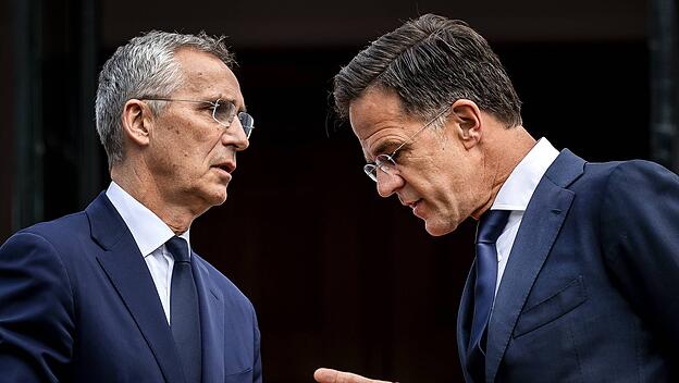 Der niederländische Premier Mark Rutte (rechts) folgt dem Norweger Jens Stoltenberg als NATO-Generalsekretär nach