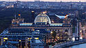 Blick auf den Reichstag am Abend