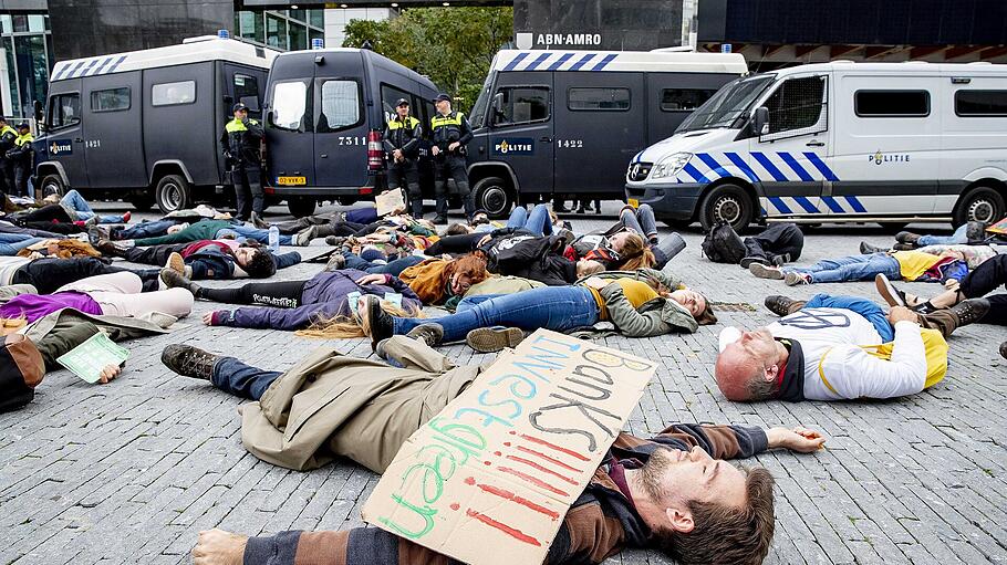 Extinction Rebellion in Amsterdam