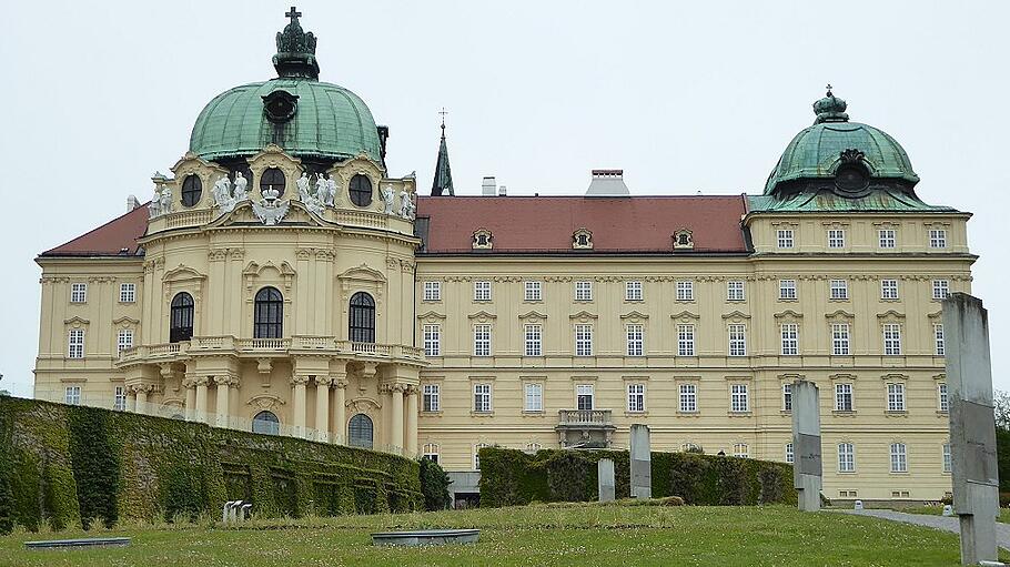 Klosterneuburg, die einstige Herrscher-Residenz des mittelalterlichen Österreichs