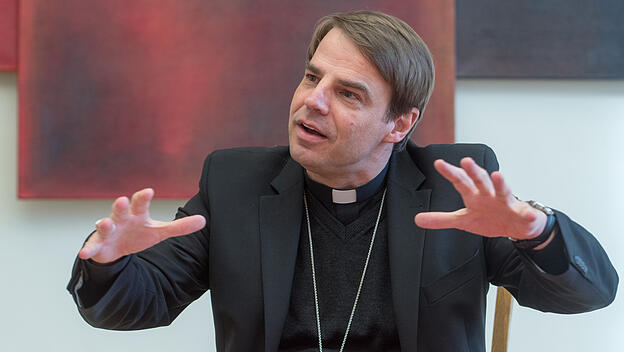 Bischof Stefan Oster äußert sich nachdenklich zu den Kernthemen des synodalen Weges.