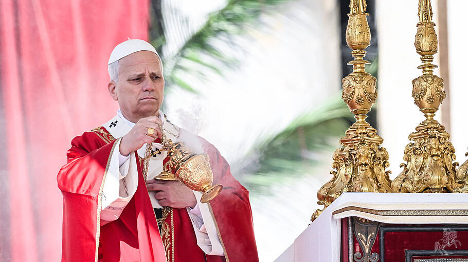 Papst Leo XIV. am Palmsonntag auf dem Petersplatz