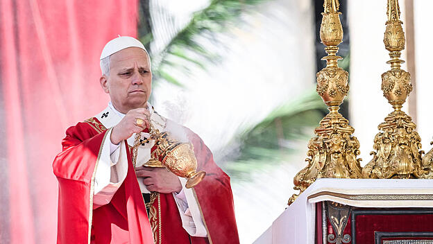 Papst Leo XIV. am Palmsonntag auf dem Petersplatz