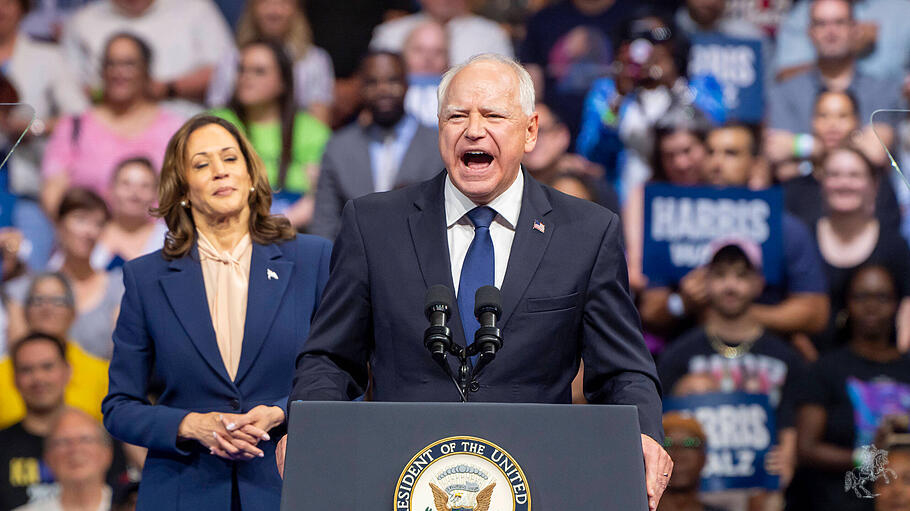 Tim Walz, Gouverneur von Minnesota, bei einem Auftritt in Philadelphia