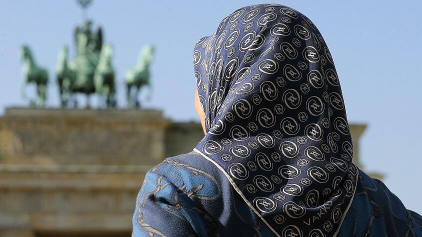 Muslima vor dem Brandenburger Tor