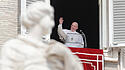 Papst Franziskus hält seine Ansprache während des Angelus-Mittagsgebets