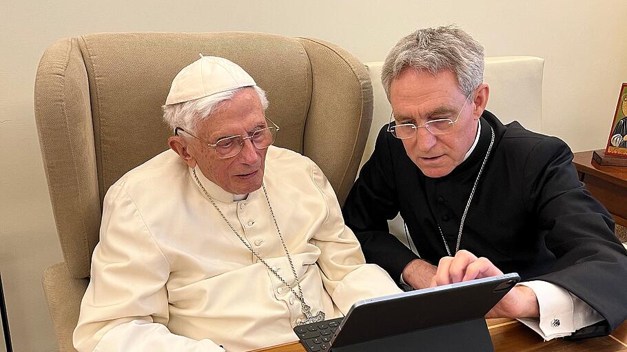Erzbischof Gänswein: „Benedikt XVI. hat mich beauftragt, seinen innigsten Dank an alle weiterzugeben."