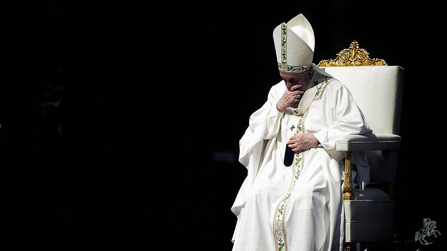 Papst Franziskus zelebriert im Mai 2021 eine Messe in Myanmar