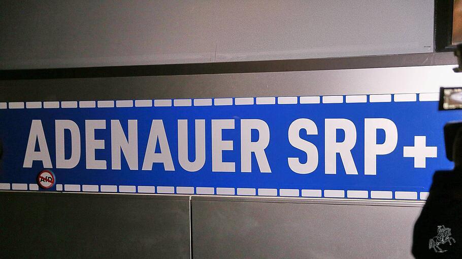 Lautsprecherbus des Zentrums für politische Schönheit