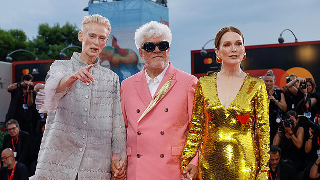 Pedro Almodóvar in Venedig mit Tilda Swinton und Julianne Moore
