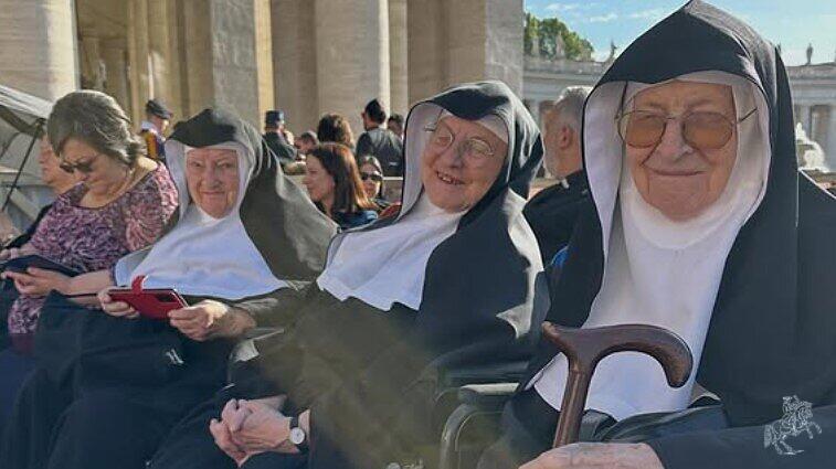 Die Nonnen von Goldenstein auf ihrem Kurztrip nach Rom