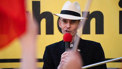 Priester Wolfgang Rothe