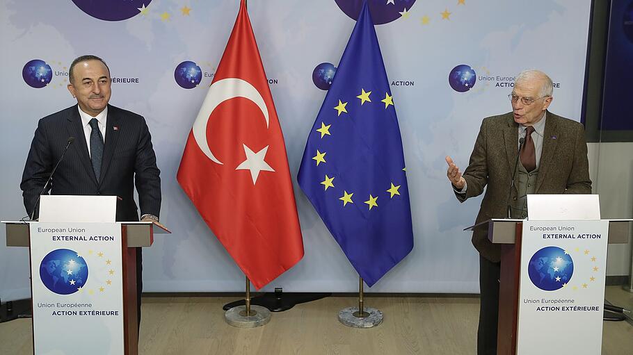 Türkischer Außenminister zu Besuch in Brüssel