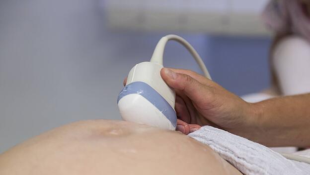 Ultraschalluntersuchung einer schwangeren Frau