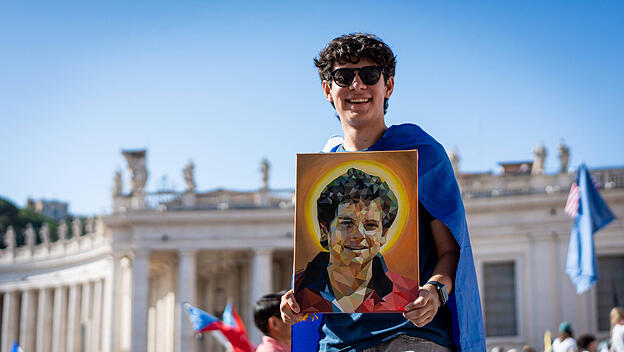 Carlo-Acutis-Fan auf dem Jubiläum der Jugend