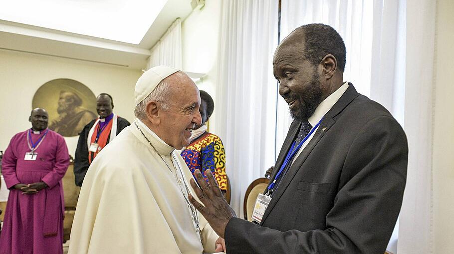 Papst mit dem Präsidenten des Südsudan, Salva Kiir Mayardit