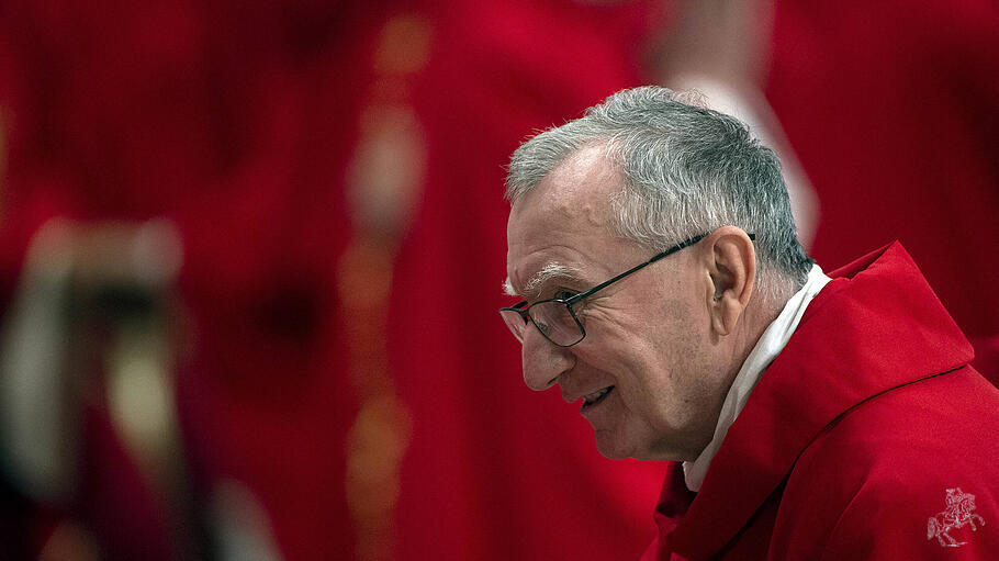 Pietro Parolin bei der dritten Novendiali-Messe