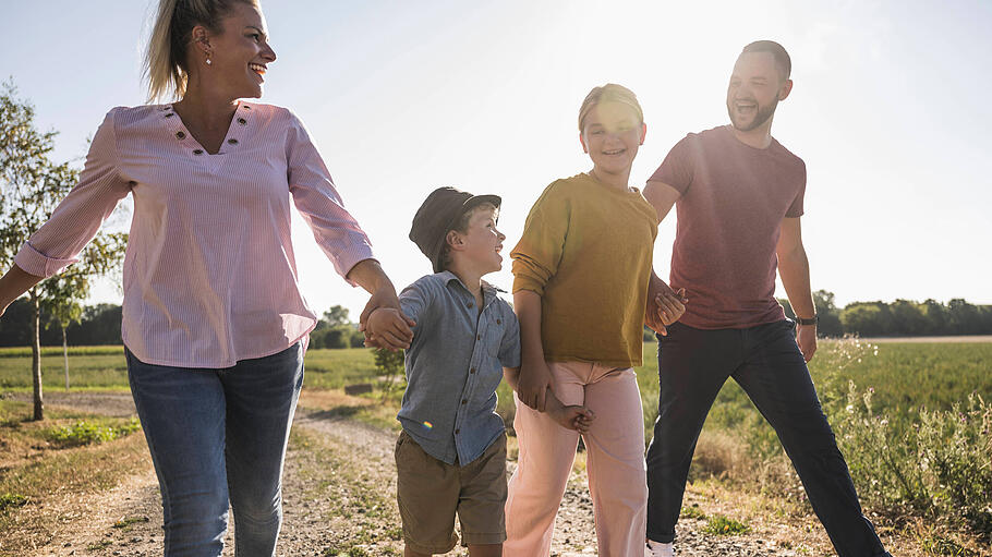 Die Mutter-Vater-Kind-Familie ist weiterhin das beliebteste Familienmodell in Deutschland.