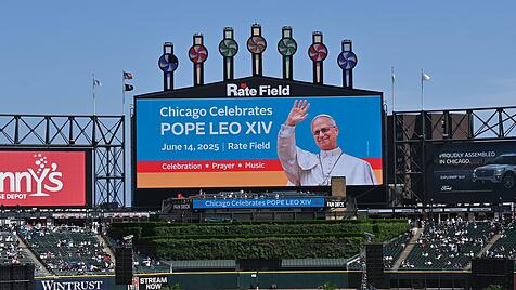 Gottesdienst im Baseballstadion &bdquo;Rate Field&ldquo;