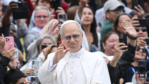 Papst Leo XIV. bei der wöchentlichen Generalaudienz auf dem Petersplatz