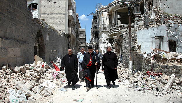 Patriarch Younan calls on Homs citizens to return, help reconstru