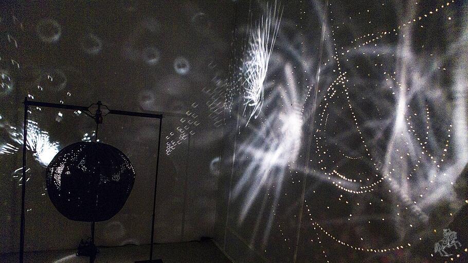 Das LWL-Museum für Kunst und Kultur präsentiert die Ausstellung Otto Piene. Der Mitbegründer der Künstlergruppe ZERO gilt als ein Wegbereiter der Licht- und Feuerkunst sowie der Sky-Art-Aktionen.