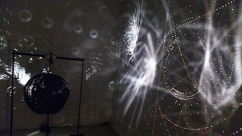 Das LWL-Museum für Kunst und Kultur präsentiert die Ausstellung Otto Piene. Der Mitbegründer der Künstlergruppe ZERO gilt als ein Wegbereiter der Licht- und Feuerkunst sowie der Sky-Art-Aktionen.